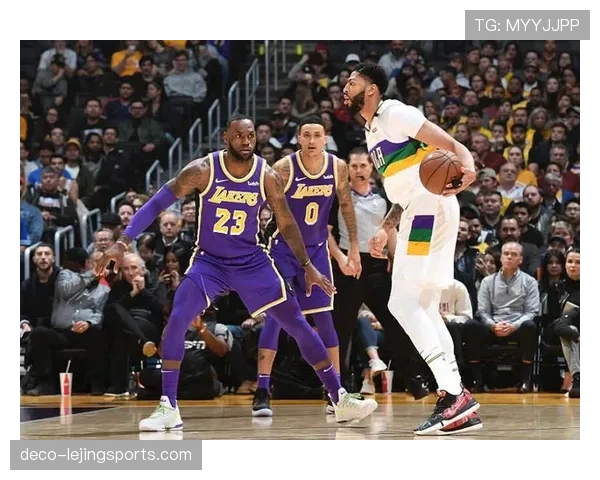 巴郎·戴维斯突破创造机会显著提升球队关键时刻攻击力